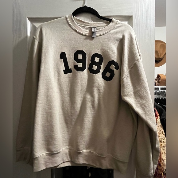 Tops - 1986 crewneck